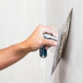 نرم شدن گچ دیوار