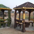 رنگ آمیزی آلاچیق چوبی سیمانی